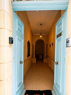 Charming Historic Home With Rooftop Views