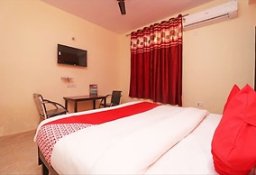 Goroomgo Noida Royal Residency