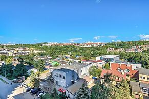 Family Apartment With Parking by Renters