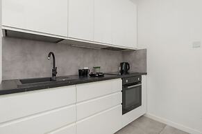 Family Apartment With Parking by Renters