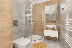 Family Apartment With Parking by Renters