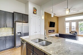 Houston Home w/ Rooftop Patio - 3 Mi to Downtown!