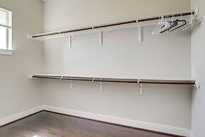 Houston Home w/ Rooftop Patio - 3 Mi to Downtown!