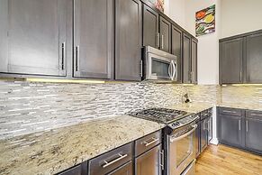 Houston Home w/ Rooftop Patio - 3 Mi to Downtown!