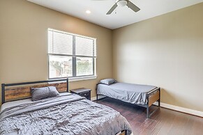 Houston Home w/ Rooftop Patio - 3 Mi to Downtown!