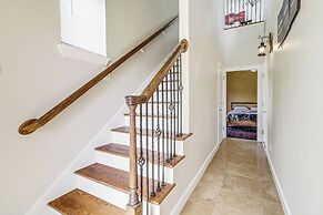 Houston Home w/ Rooftop Patio - 3 Mi to Downtown!
