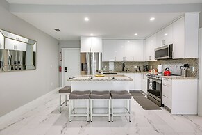 Chic North Miami House ~ 7 Mi to Hard Rock Stadium