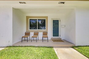 Chic North Miami House ~ 7 Mi to Hard Rock Stadium