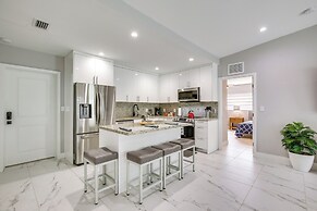 Chic North Miami House ~ 7 Mi to Hard Rock Stadium