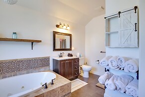 6 Mi to Autzen Stadium: Eugene Home w/ Gazebo