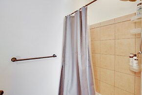 6 Mi to Autzen Stadium: Eugene Home w/ Gazebo