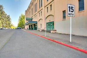 Spacious Eugene Home w/ Patio - Walk to UO Campus!