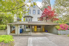 Spacious Eugene Home w/ Patio - Walk to UO Campus!