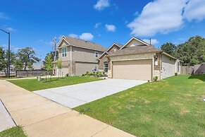 Walk to Brazos County Expo: Elegant Home w/ Grill!
