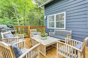 Narrowsburg Cottage w/ Furnished Deck & Gas Grill!