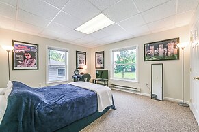 State College Apartment: Walk to Beaver Stadium!