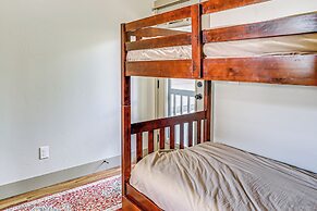 Charming Donnelly Home - 1 Mi to Lake Cascade!