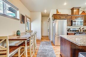 Charming Donnelly Home - 1 Mi to Lake Cascade!