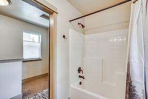 Charming Donnelly Home - 1 Mi to Lake Cascade!