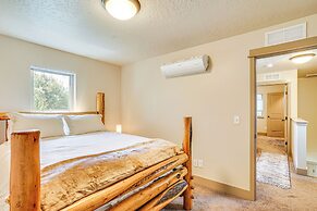 Charming Donnelly Home - 1 Mi to Lake Cascade!