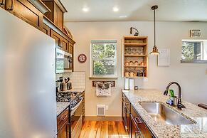 Charming Donnelly Home - 1 Mi to Lake Cascade!