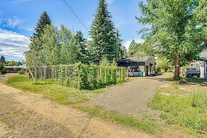 Charming Donnelly Home - 1 Mi to Lake Cascade!