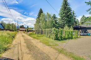 Charming Donnelly Home - 1 Mi to Lake Cascade!