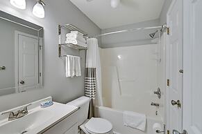 Convenient Hope Mills Home ~ 6 Mi to Fayetteville!
