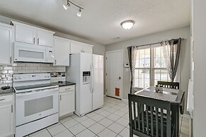 Convenient Hope Mills Home ~ 6 Mi to Fayetteville!