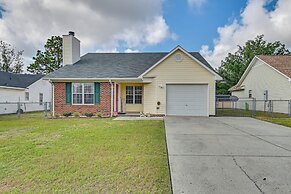Convenient Hope Mills Home ~ 6 Mi to Fayetteville!