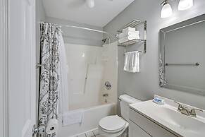 Convenient Hope Mills Home ~ 6 Mi to Fayetteville!