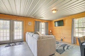 5 Mi to Sardis Lake: Pet-friendly Cabin Rental