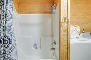 5 Mi to Sardis Lake: Pet-friendly Cabin Rental