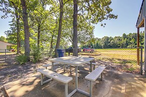 5 Mi to Sardis Lake: Pet-friendly Cabin Rental