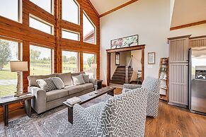 Scenic Getaway w/ Deck: 7 Mi to Mammoth Cave Park!