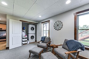 Scenic Getaway w/ Deck: 7 Mi to Mammoth Cave Park!