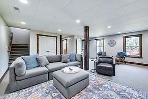 Scenic Getaway w/ Deck: 7 Mi to Mammoth Cave Park!