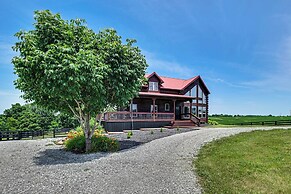 Scenic Getaway w/ Deck: 7 Mi to Mammoth Cave Park!