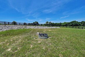 Scenic Getaway w/ Deck: 7 Mi to Mammoth Cave Park!