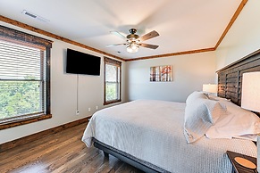 Scenic Getaway w/ Deck: 7 Mi to Mammoth Cave Park!