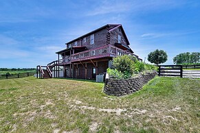 Scenic Getaway w/ Deck: 7 Mi to Mammoth Cave Park!