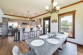 Scenic Getaway w/ Deck: 7 Mi to Mammoth Cave Park!