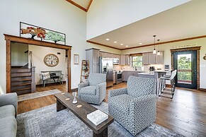 Scenic Getaway w/ Deck: 7 Mi to Mammoth Cave Park!