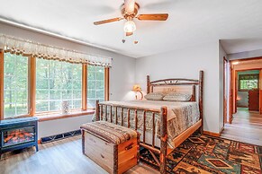 Pet-friendly Espyville Home w/ Yard & Fire Pit!