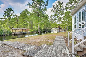 Family-friendly Harrells Home w/ Fire Pit + Kayaks