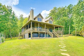 Crawford Cottage w/ Fireplace & Mountain Views!