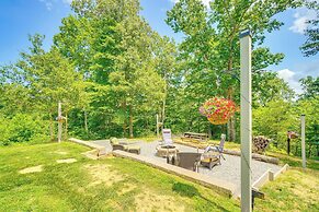 Crawford Cottage w/ Fireplace & Mountain Views!