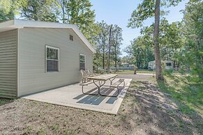 Fire Pit & Patio: Pet-friendly Cabin in Idlewild!