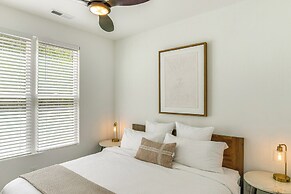 Sleek Tennessee Retreat: 2 Mi to Center Hill Lake!