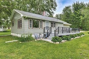 Charming Reading Home w/ Lake Views & Private Dock